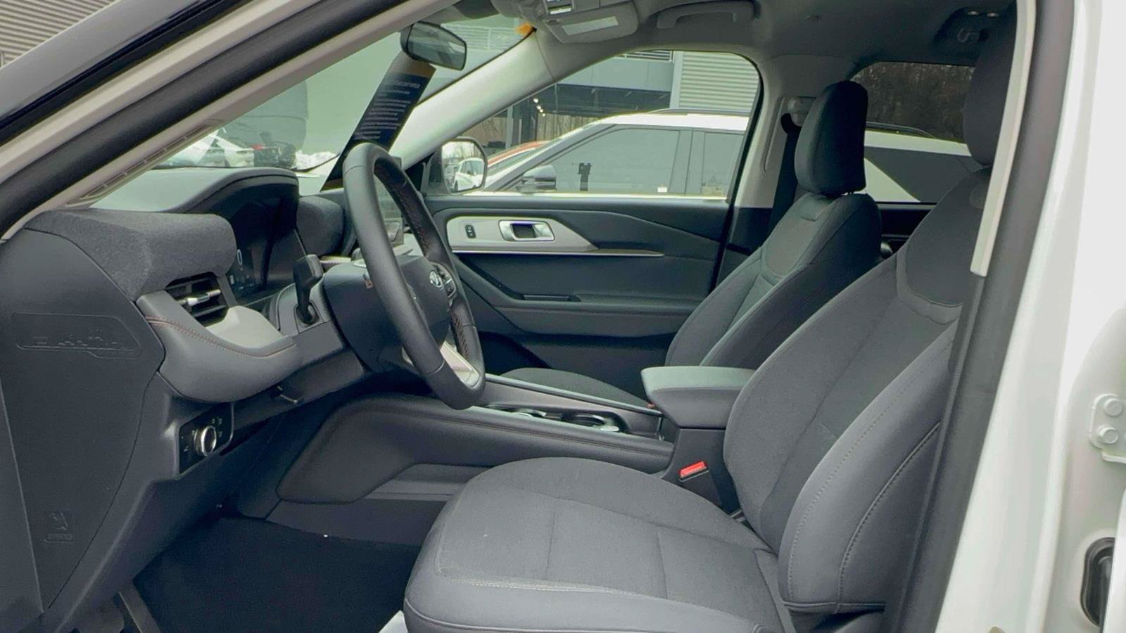 Certified 2025 Ford Explorer Active AWD/4WD image 16