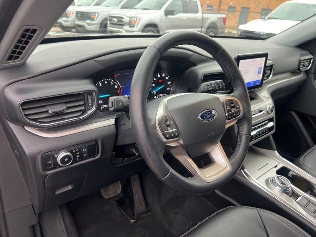 Certified 2022 Ford Explorer XLT w/ Equipment Group 202A image 8
