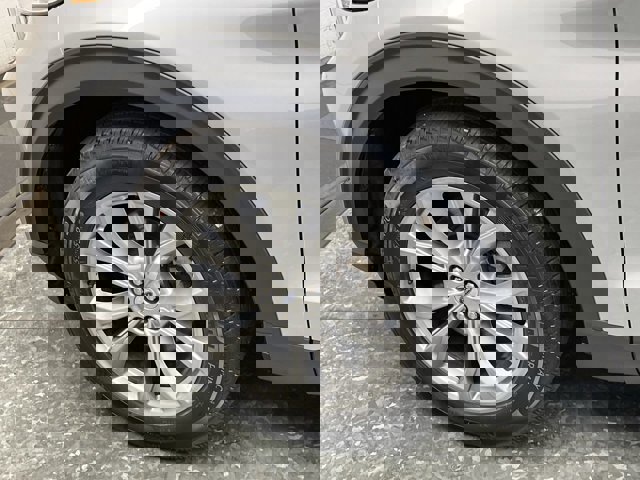 Certified 2023 Ford Explorer XLT w/ Equipment Group 202A image 40