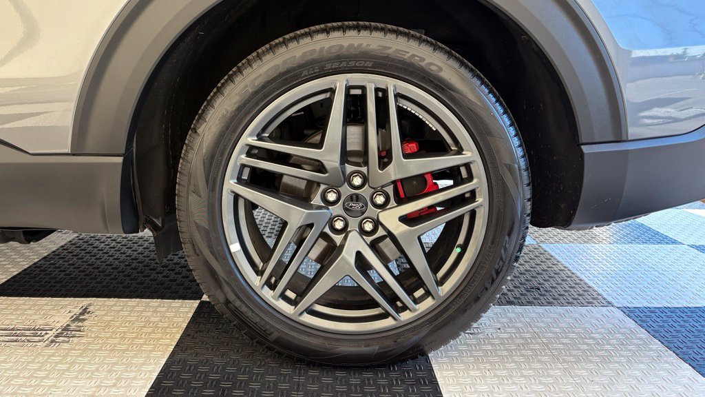 Certified 2025 Ford Explorer ST AWD/4WD image 12