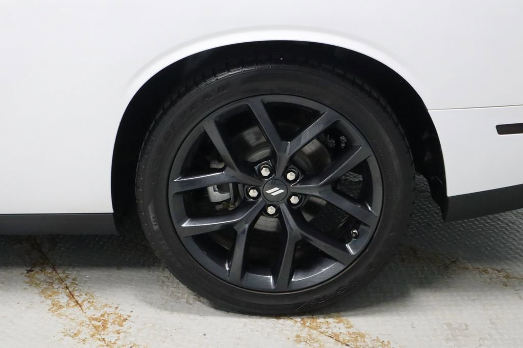 Used 2022 Dodge Challenger R/T w/ Driver Convenience Group image 18