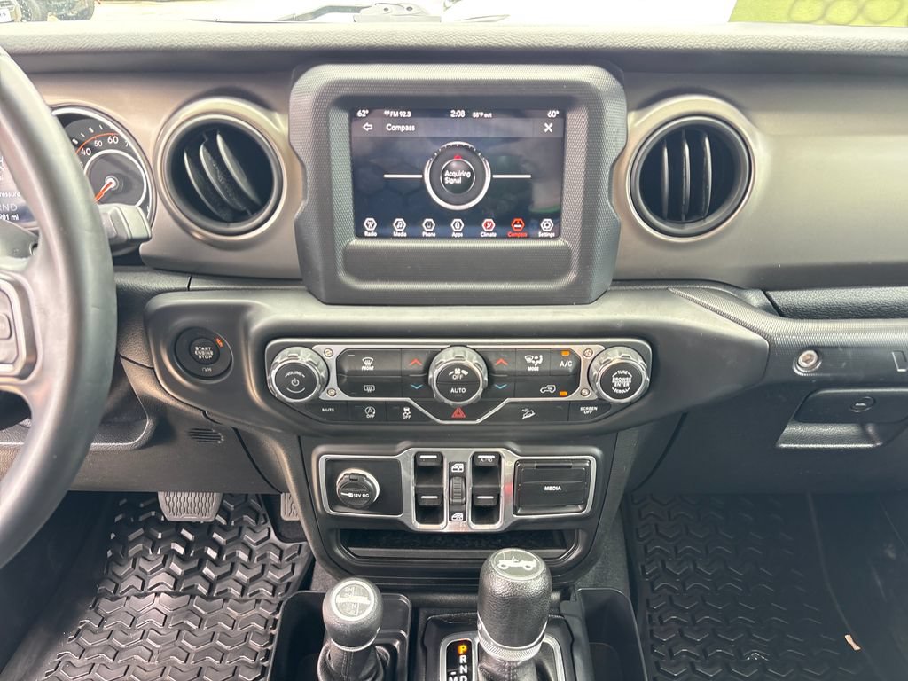 Used 2018 Jeep Wrangler Unlimited Sport S AWD/4WD image 22
