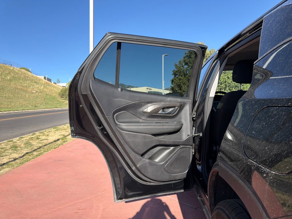 Used 2024 GMC Terrain SLE image 19