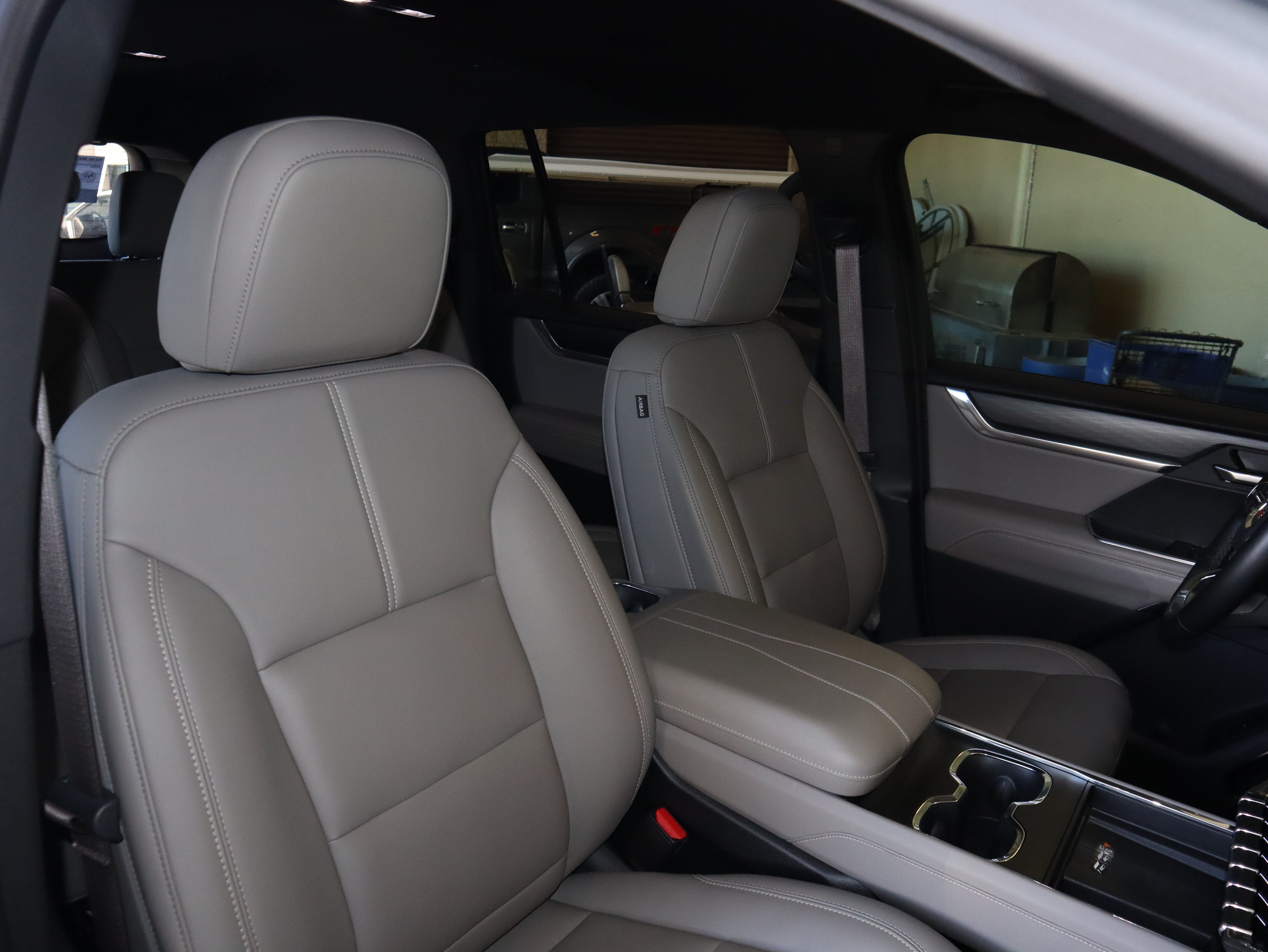 Used 2026 GMC Acadia Elevation w/ Elevation Premium Package AWD/4WD image 41