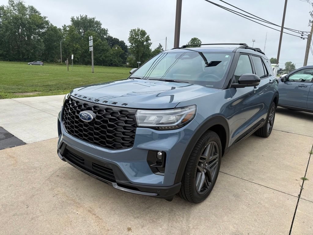 Certified 2025 Ford Explorer ST-Line w/ Premium Package AWD/4WD image 7