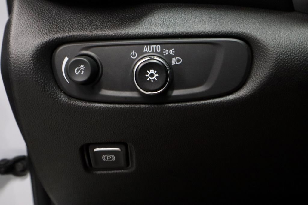 Used 2025 Chevrolet Blazer LT image 27