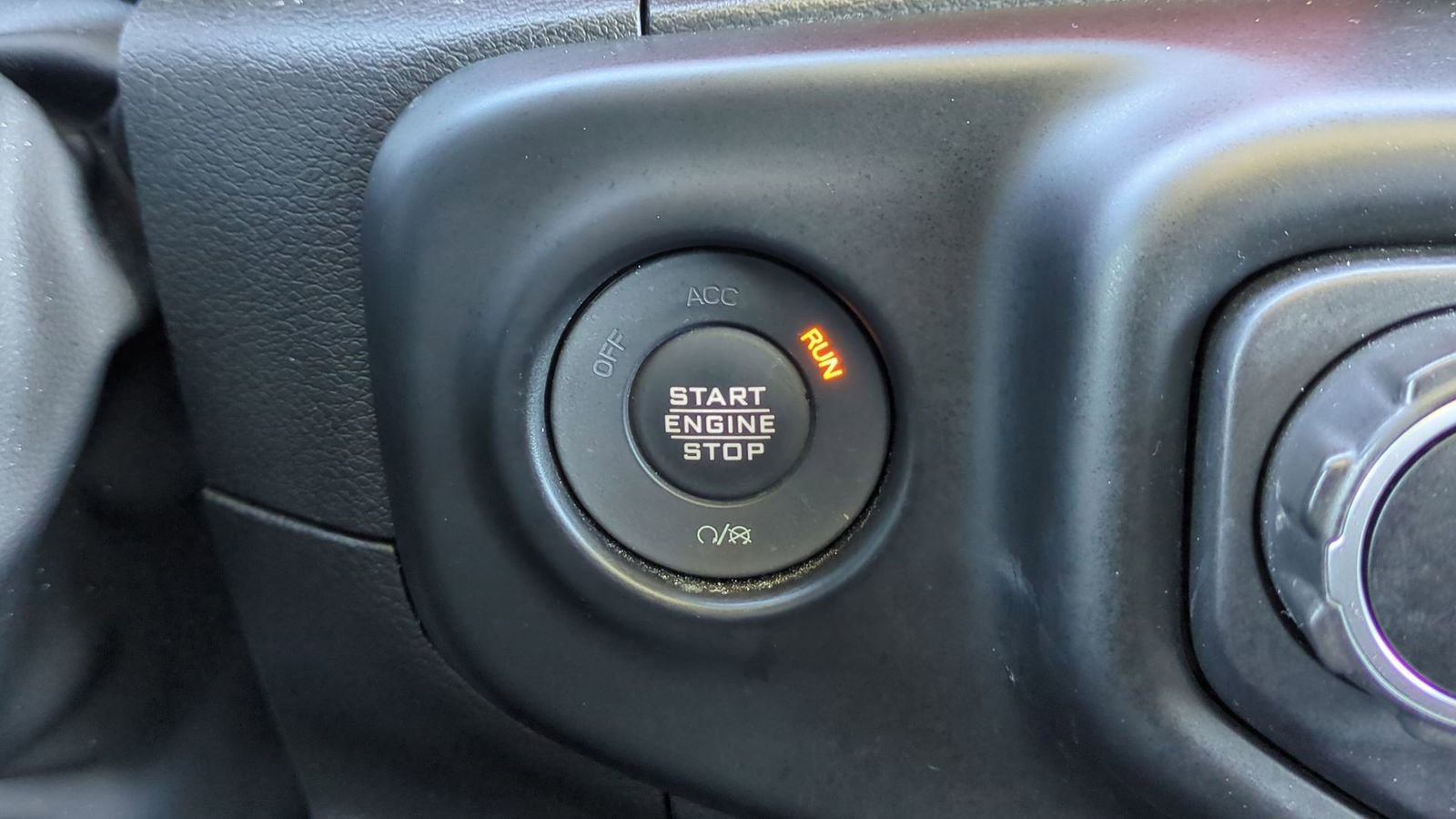 Used 2022 Jeep Wrangler Unlimited Rubicon w/ Dual Top Group image 29