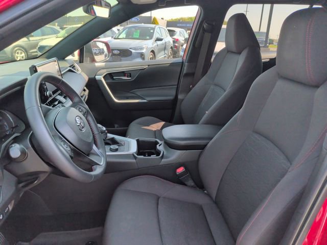 Used 2022 Toyota RAV4 SE w/ Weather & Moonroof Package AWD/4WD image 10