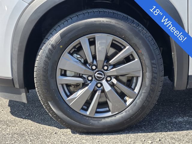 Used 2022 Nissan Pathfinder SV AWD/4WD image 10