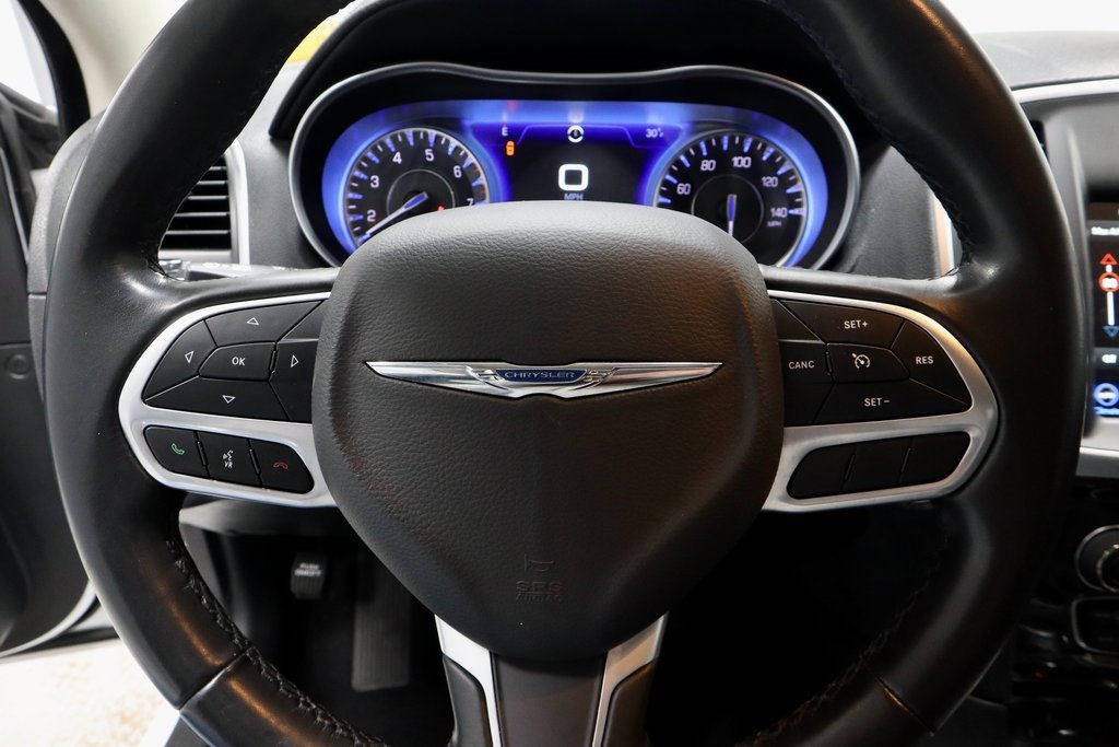 Used 2022 Chrysler 300 Touring image 30