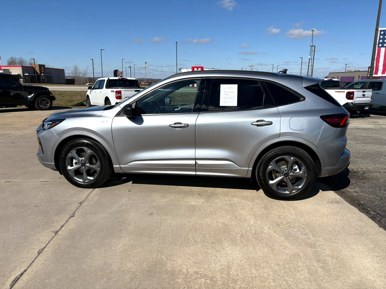 Certified 2024 Ford Escape ST-Line image 2