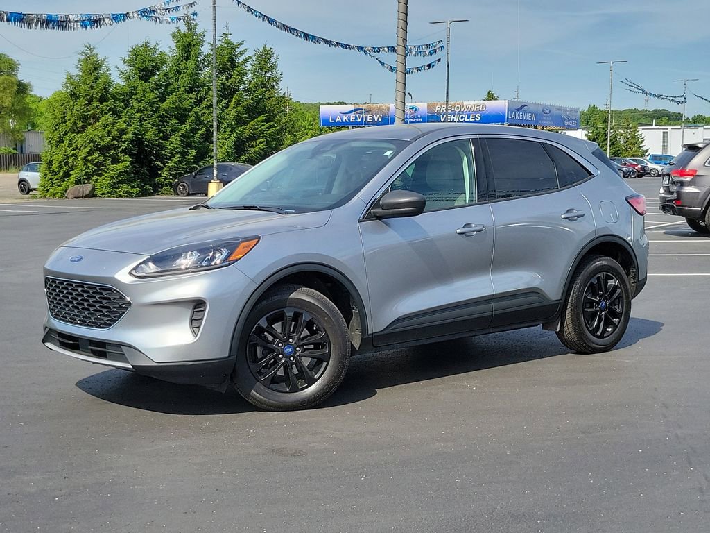 Certified 2022 Ford Escape SE w/ Cold Weather Package
