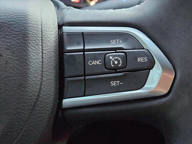 Used 2024 Jeep Compass Latitude w/ Convenience Group AWD/4WD image 25