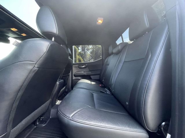 Used 2020 Toyota Tacoma TRD Sport w/ TRD Premium Sport Package AWD/4WD image 26