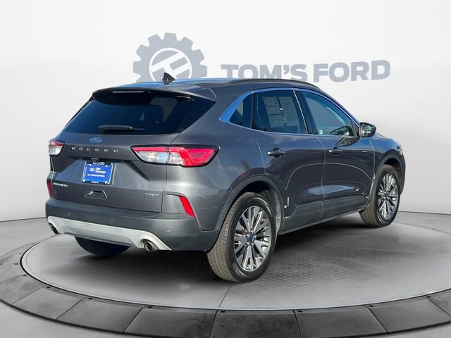 Certified 2022 Ford Escape Titanium image 3
