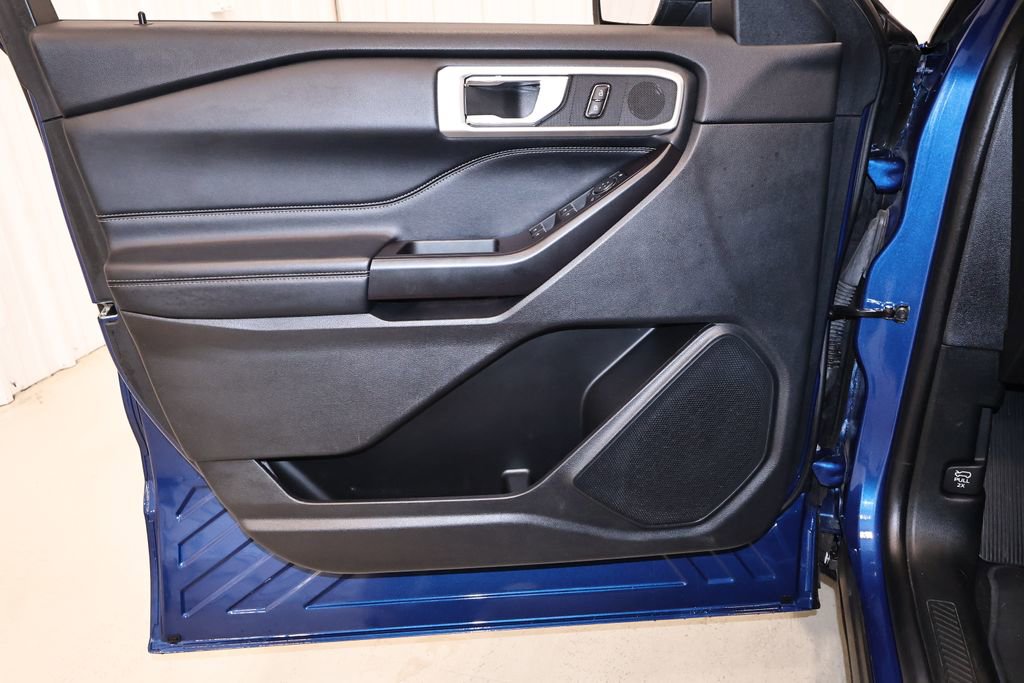 Certified 2020 Ford Explorer XLT w/ Equipment Group 202A AWD/4WD image 11