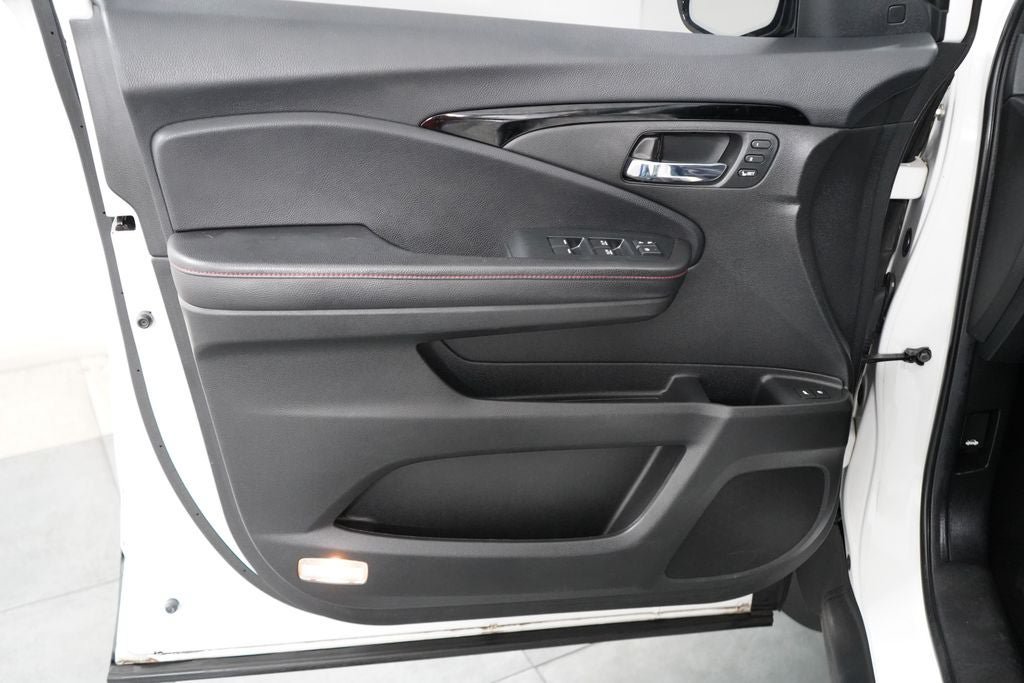 Used 2022 Honda Pilot Black Edition image 23