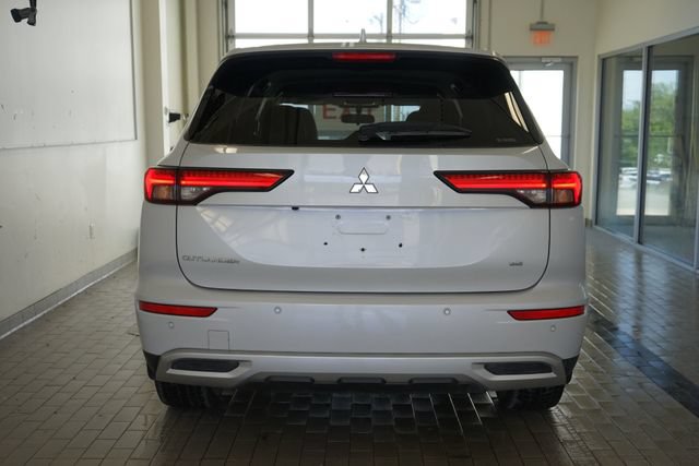 Used 2022 Mitsubishi Outlander SE AWD/4WD image 13