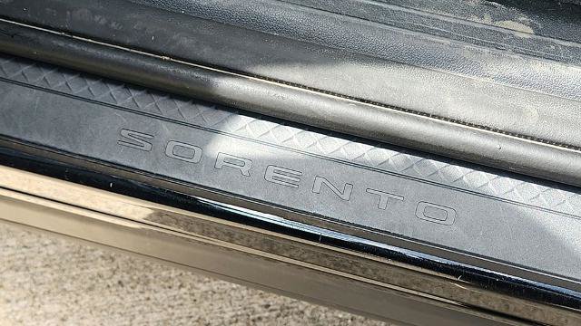 Used 2022 Kia Sorento S FWD image 11