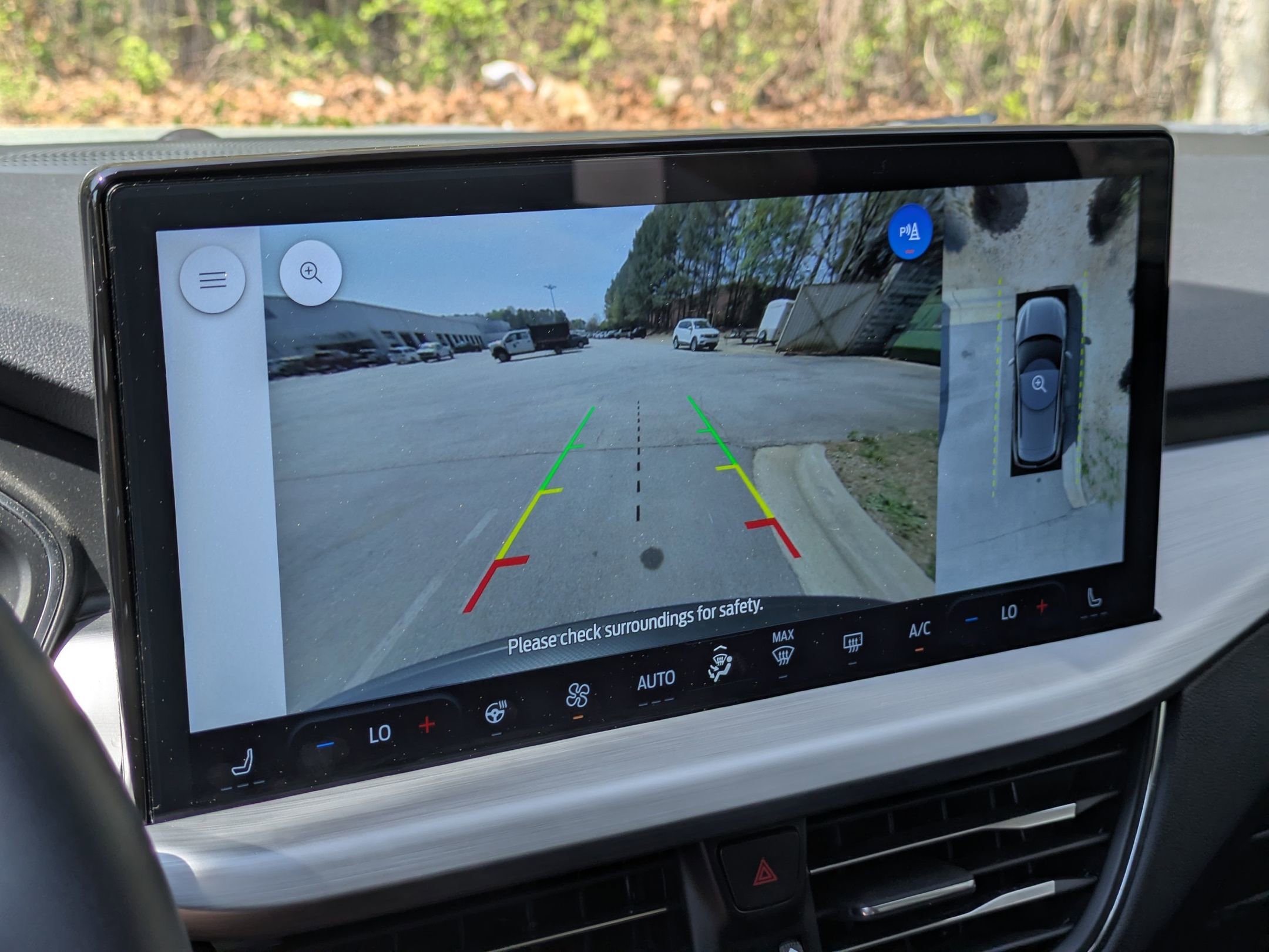 Certified 2025 Ford Escape SE w/ PHEV Premium Package image 22