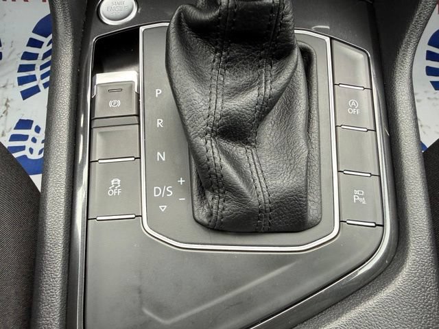 Used 2018 Volkswagen Tiguan SEL Premium FWD image 29