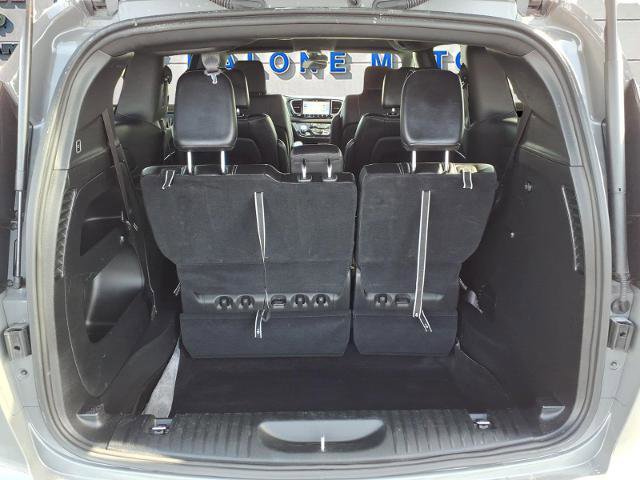 Used 2025 Chrysler Pacifica Select image 24