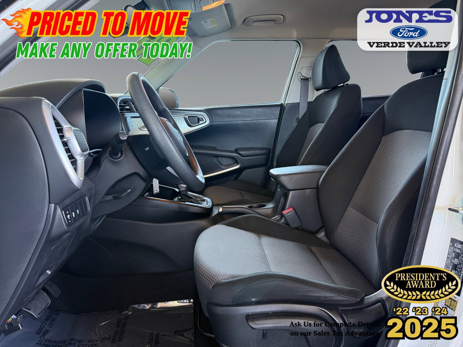 Used 2025 Kia Soul LX w/ LX Technology Package FWD image 12