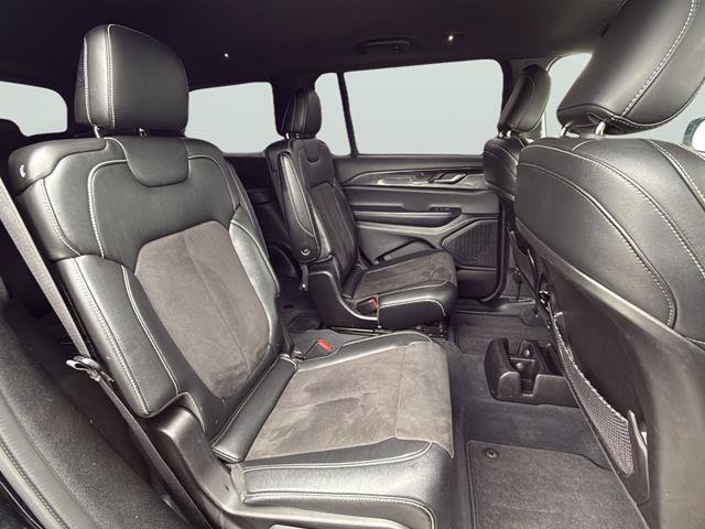 Used 2023 Jeep Grand Cherokee L Laredo AWD/4WD image 16