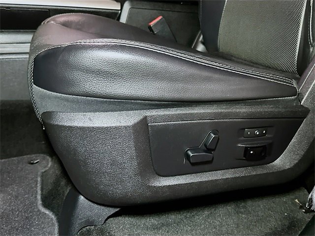 Used 2017 RAM 1500 Laramie w/ Convenience Group image 16