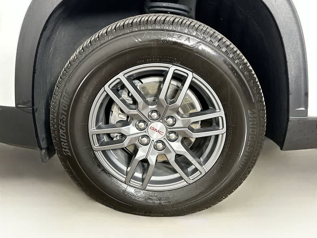Used 2025 GMC Acadia Elevation FWD image 8