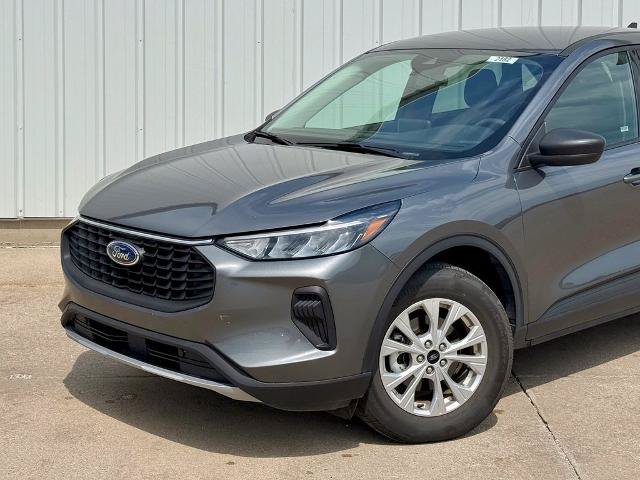 Certified 2025 Ford Escape Active AWD/4WD image 2