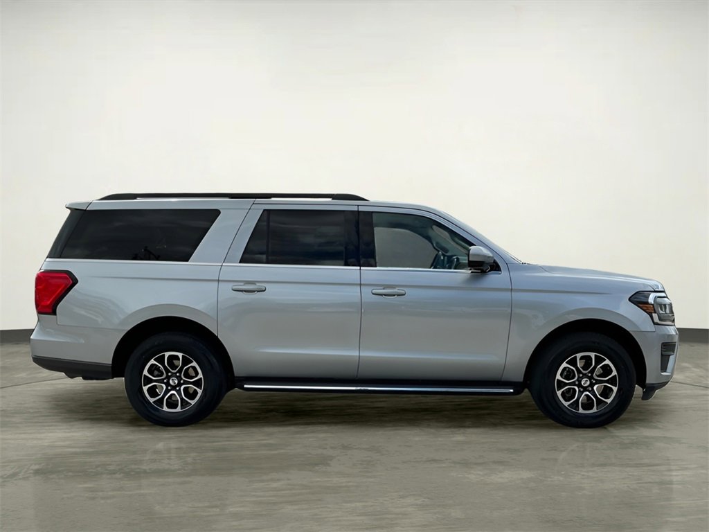 Certified 2023 Ford Expedition Max XLT image 9
