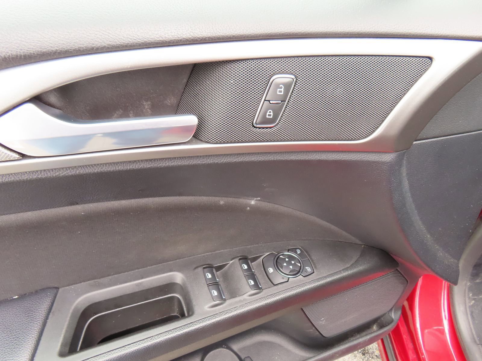 Certified 2019 Ford Fusion SE image 12