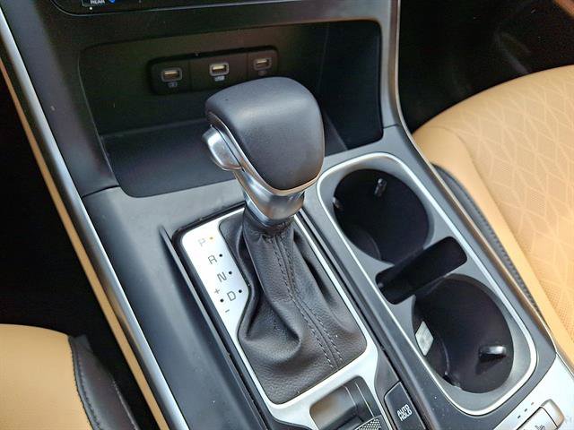 Used 2024 Kia Carnival LX FWD image 12