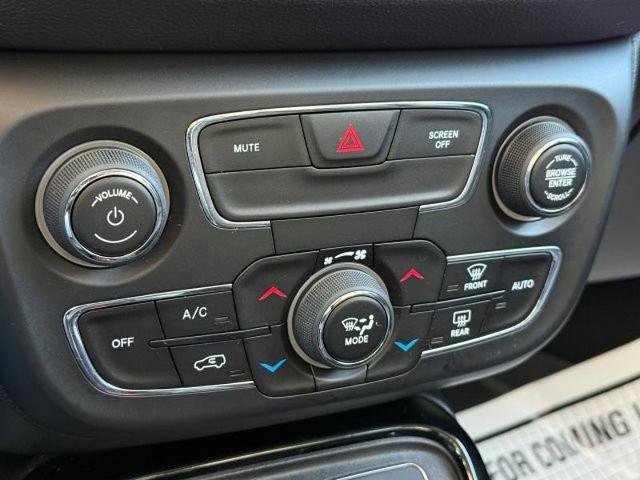 Used 2019 Jeep Compass Latitude image 28