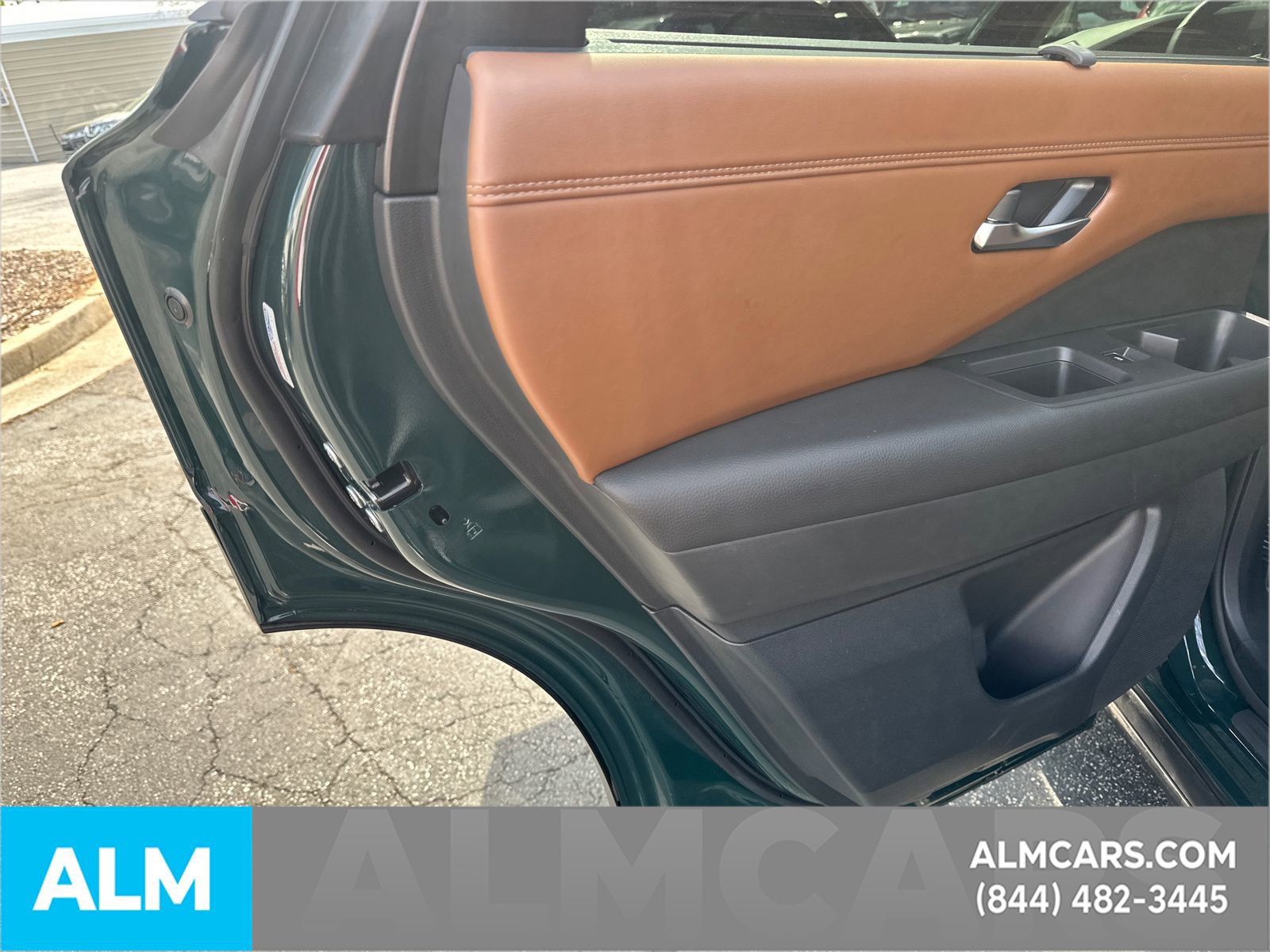 Used 2025 Nissan Pathfinder Platinum FWD image 15