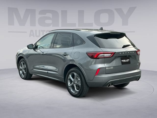 Certified 2023 Ford Escape ST-Line w/ Tech Pack #1 AWD/4WD image 3