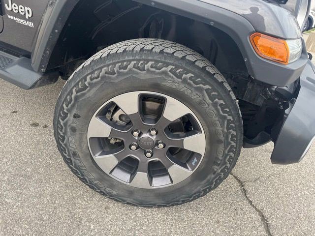 Used 2018 Jeep Wrangler Unlimited Sahara w/ Dual Top Group image 35