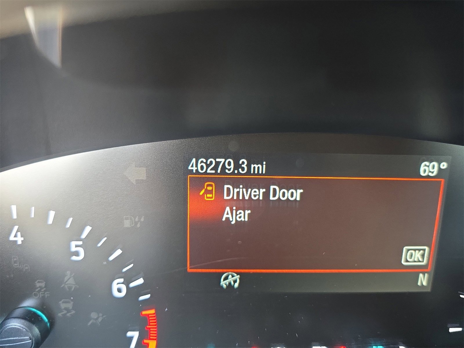 Certified 2021 Ford Escape SE w/ SE Sport Appearance Package image 27