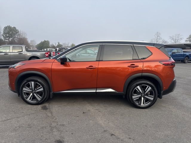 Used 2021 Nissan Rogue Platinum image 2