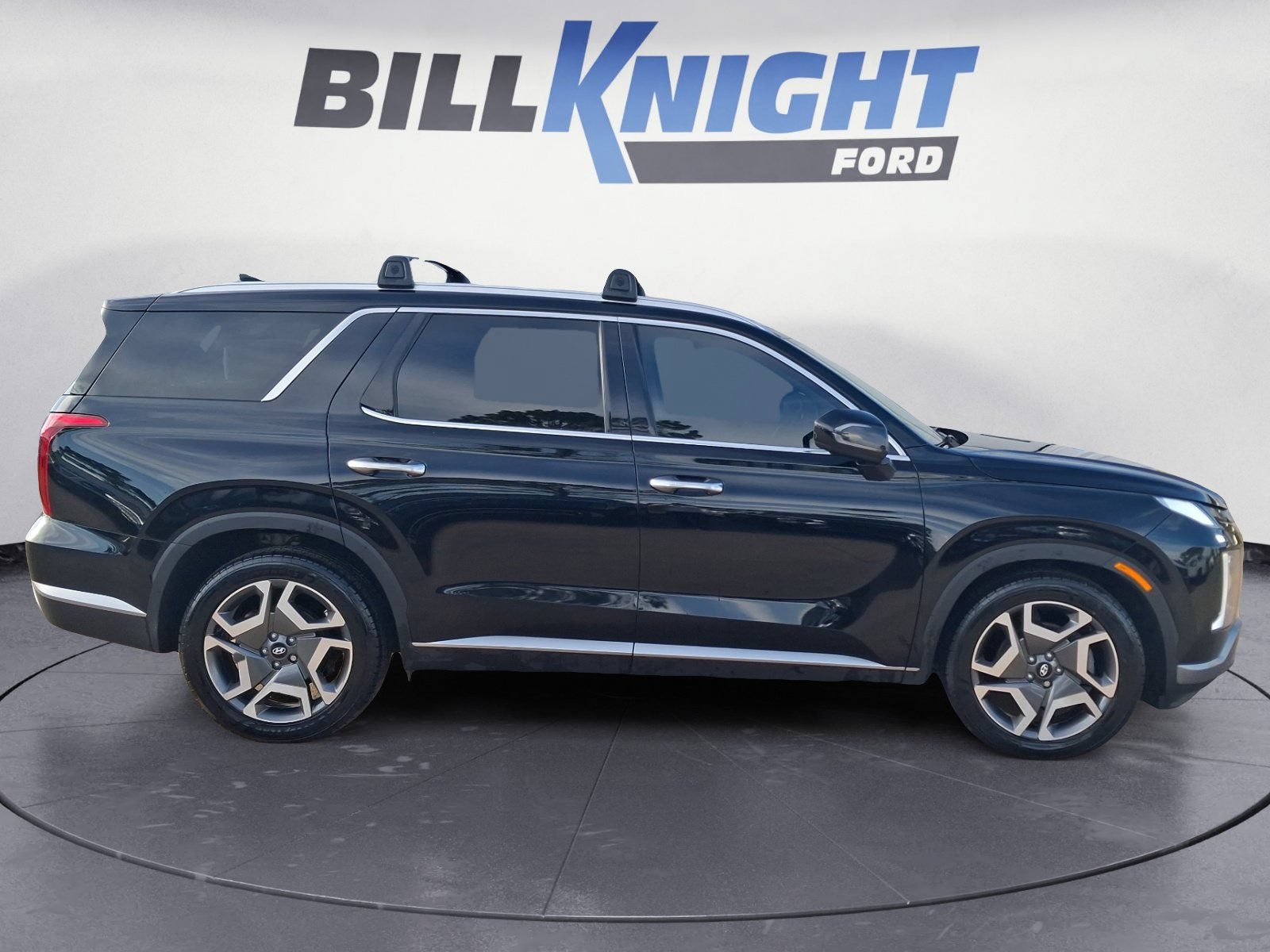 Used 2024 Hyundai Palisade SEL FWD image 2