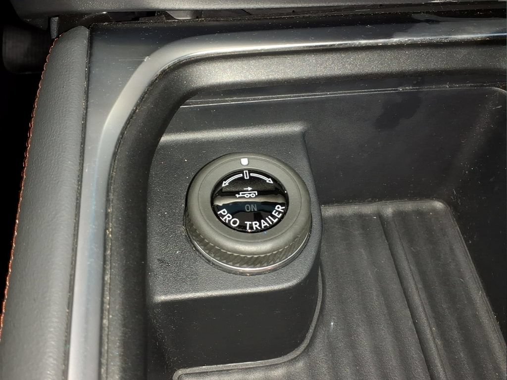 Certified 2025 Ford Expedition Active AWD/4WD image 12