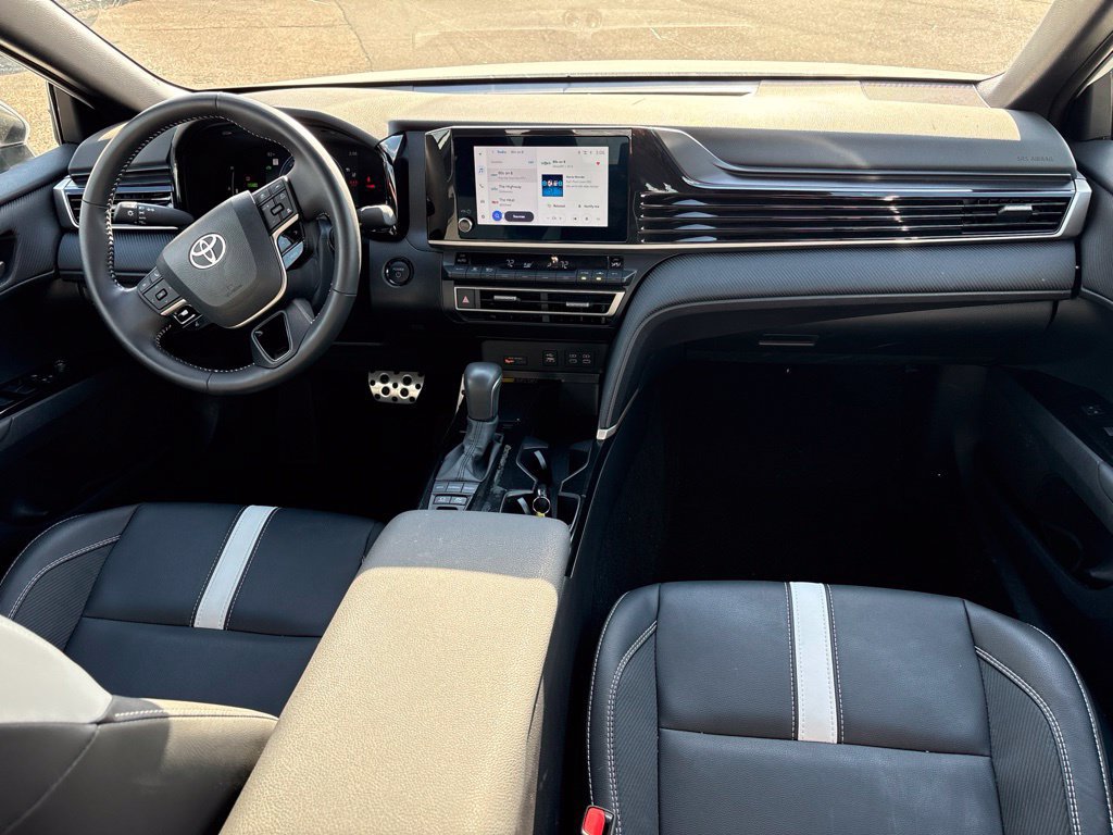 Used 2026 Toyota Camry SE FWD image 10
