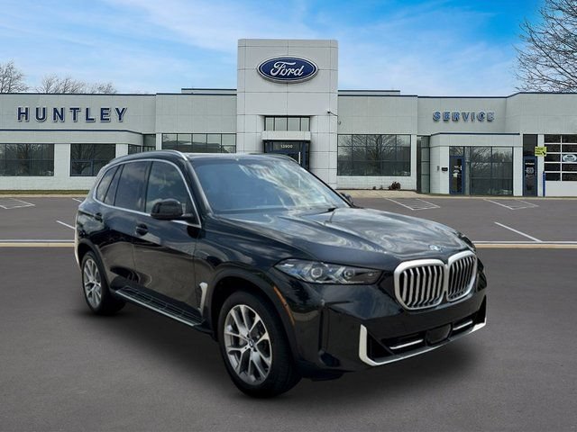 Used 2025 BMW X5 xDrive40i AWD/4WD image 3