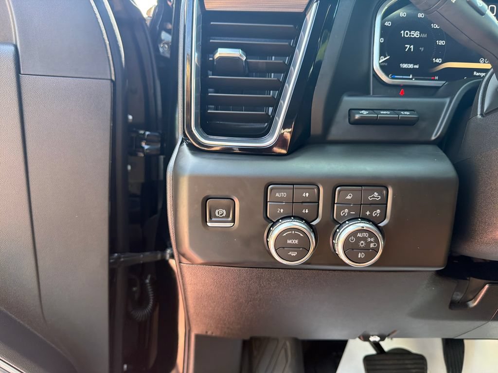 Used 2026 GMC Sierra 2500 Denali Ultimate w/ Max Trailering Package AWD/4WD image 14