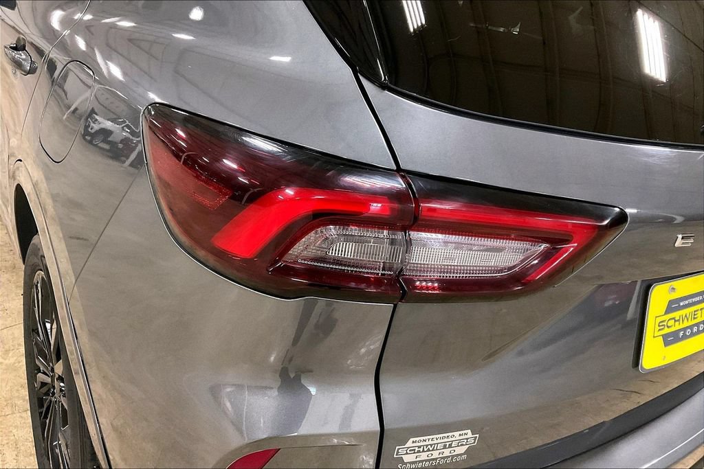 Certified 2025 Ford Escape ST-Line Elite AWD/4WD image 27