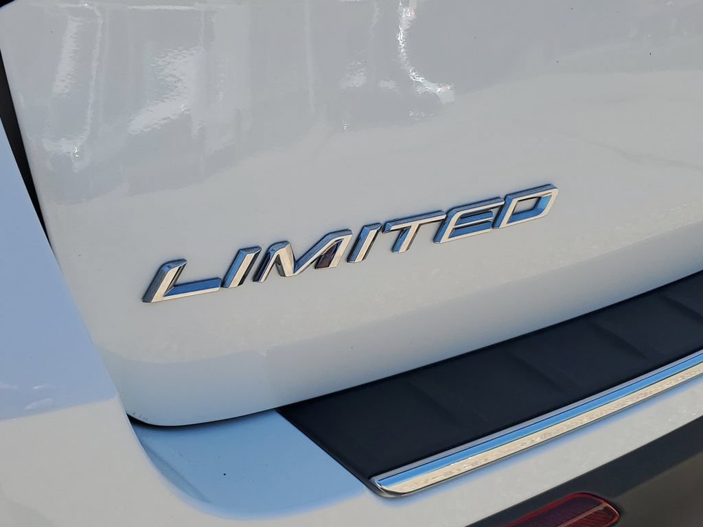 Certified 2024 Ford Explorer Limited w/ Equipment Group 301A AWD/4WD image 8