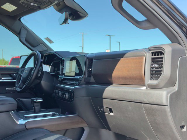 Used 2023 Chevrolet Silverado 1500 High Country w/ Technology Package AWD/4WD image 22
