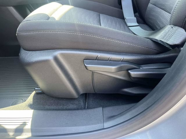 Used 2026 Chevrolet Equinox LT w/ Safety and Technology Package FWD image 19