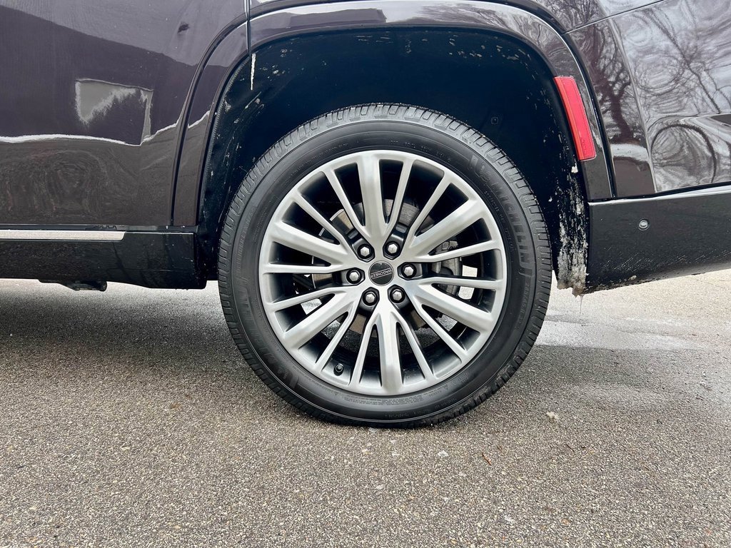 Used 2022 Jeep Grand Wagoneer Series III w/ Rear Seat Video Group 1 image 43